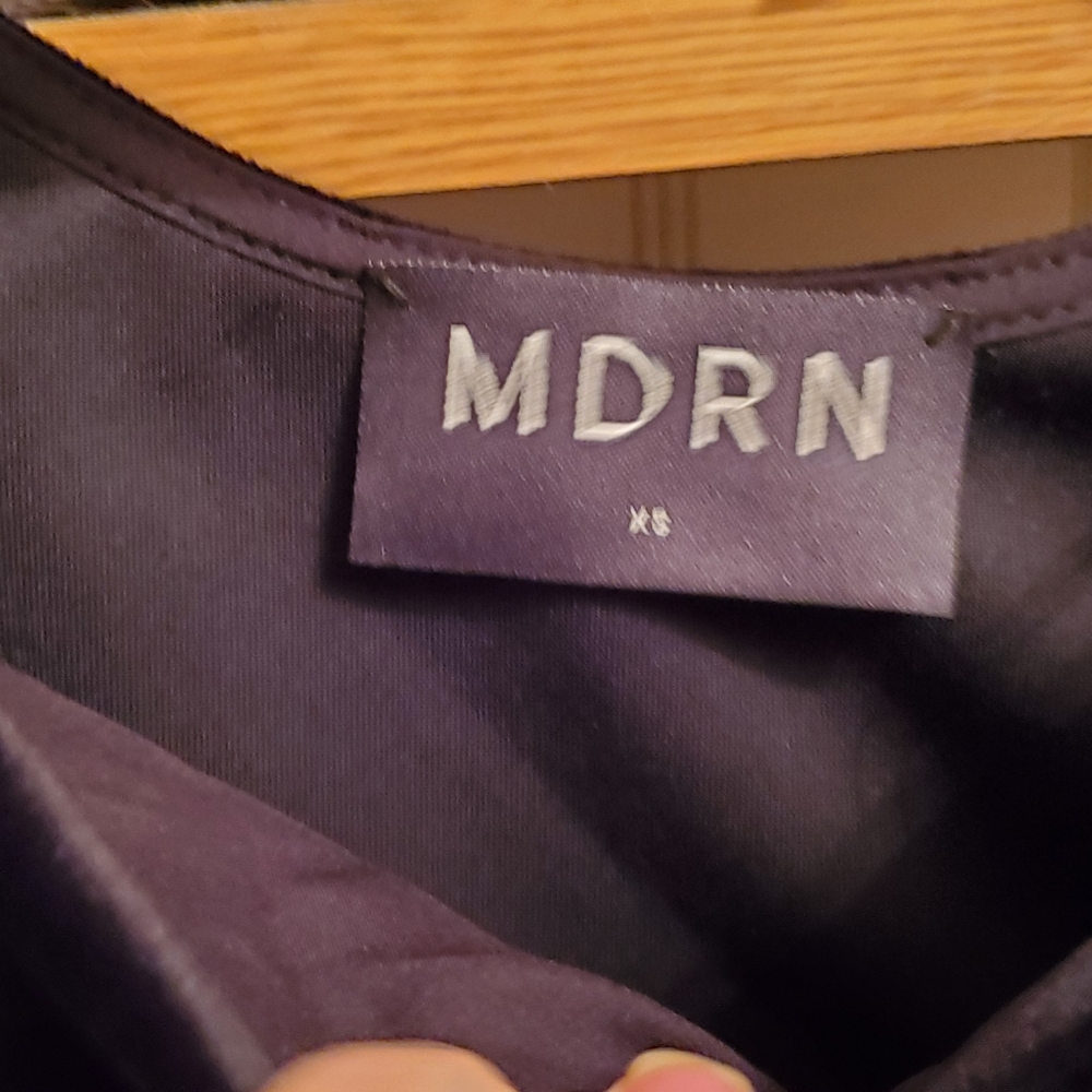 Modern Citizen Analyeas Velvet Ruched Top - Picture 4 of 5